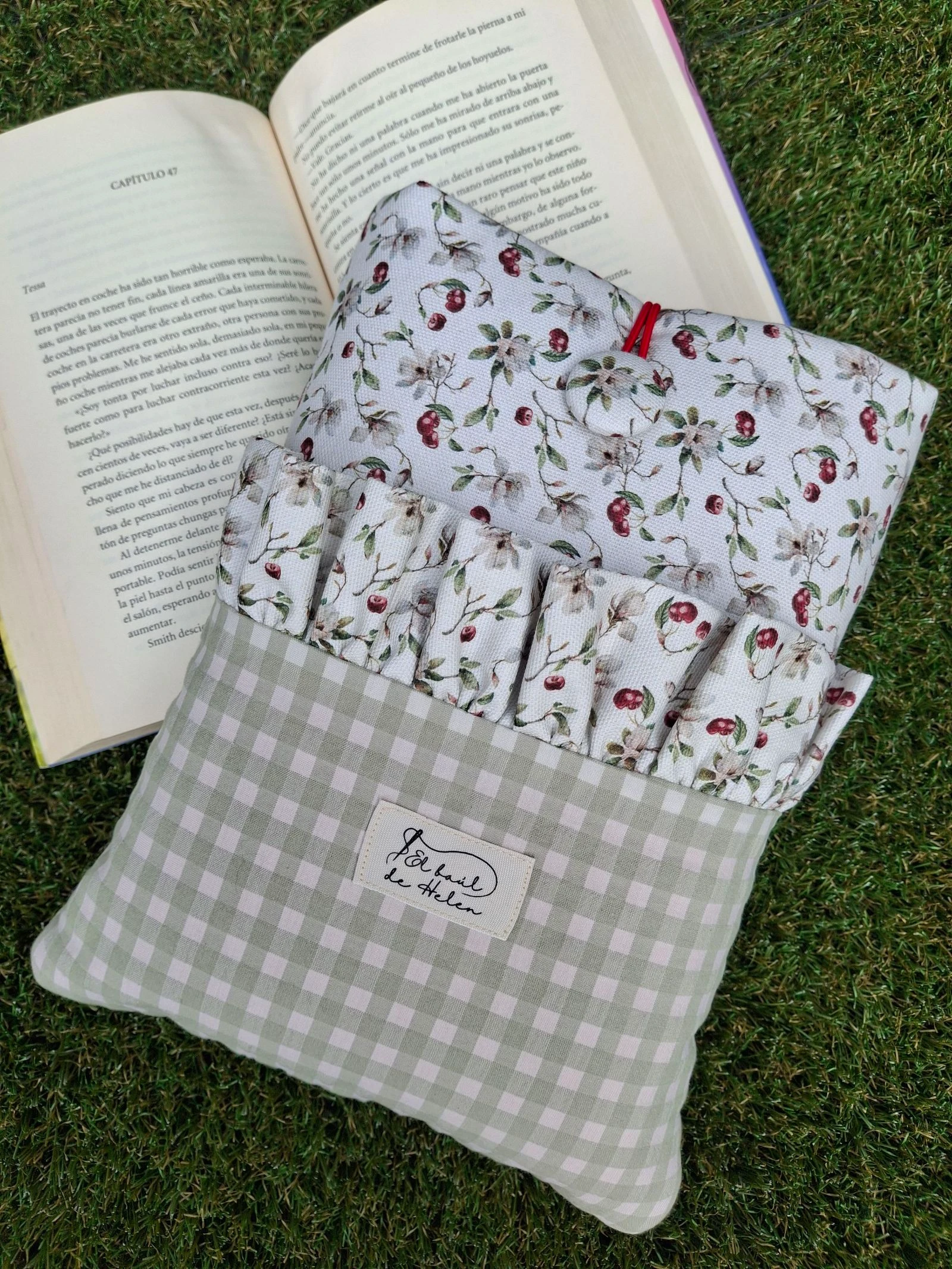 Funda para libro acolchada hecha a mano